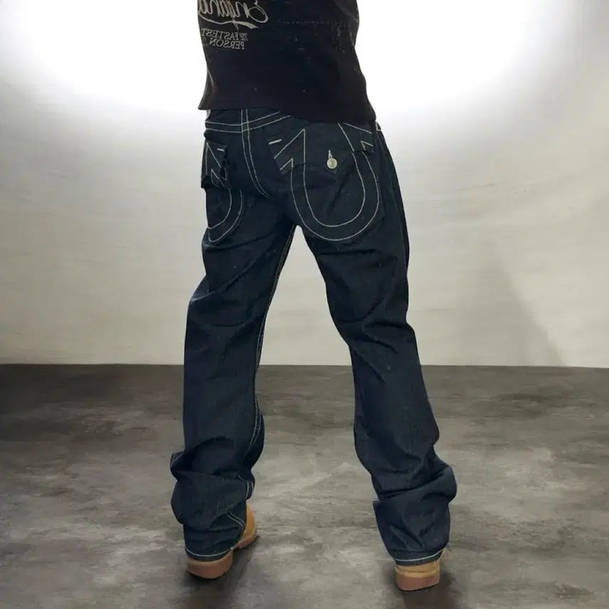 [BUNJANG] True Religion World Tour Big Logo Denim Pants / 트루릴리전 월드투어 빅로고 스티치 플레어 스트레이트 데님 팬츠