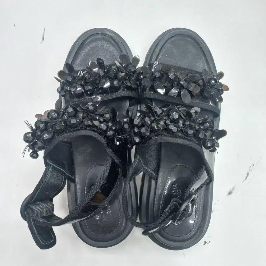 [BUNJANG] Suecomma Bonnie Cubic Embellished Black Sandals / 슈콤마보니 큐빅 장식 블랙 샌들 235mm