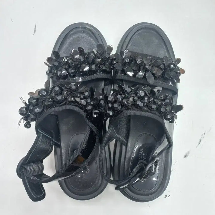 [BUNJANG] Suecomma Bonnie Cubic Embellished Black Sandals / 슈콤마보니 큐빅 장식 블랙 샌들 235mm