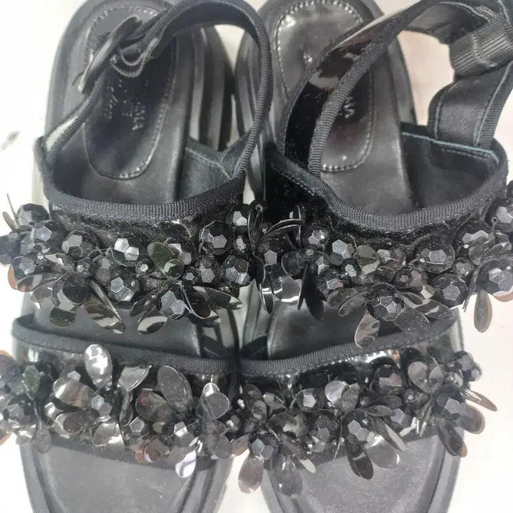 [BUNJANG] Suecomma Bonnie Cubic Embellished Black Sandals / 슈콤마보니 큐빅 장식 블랙 샌들 235mm