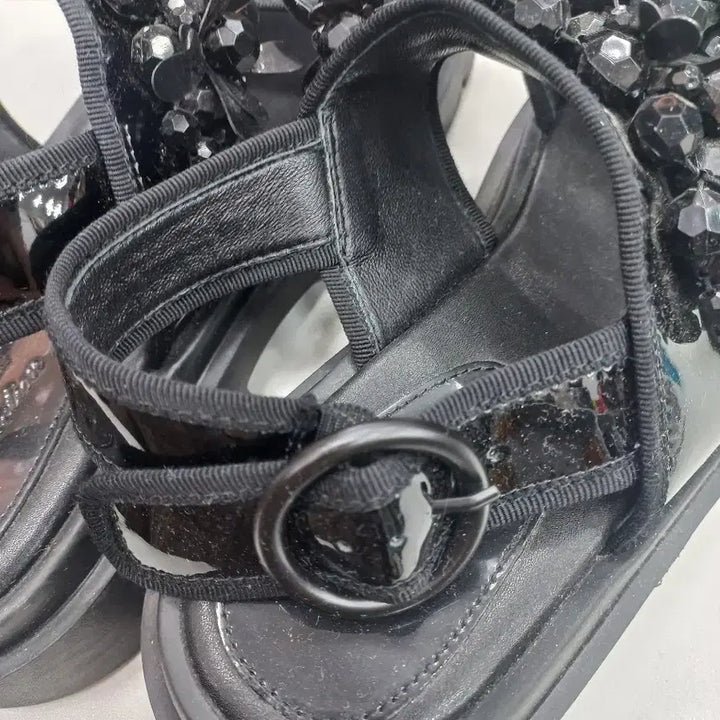 [BUNJANG] Suecomma Bonnie Cubic Embellished Black Sandals / 슈콤마보니 큐빅 장식 블랙 샌들 235mm