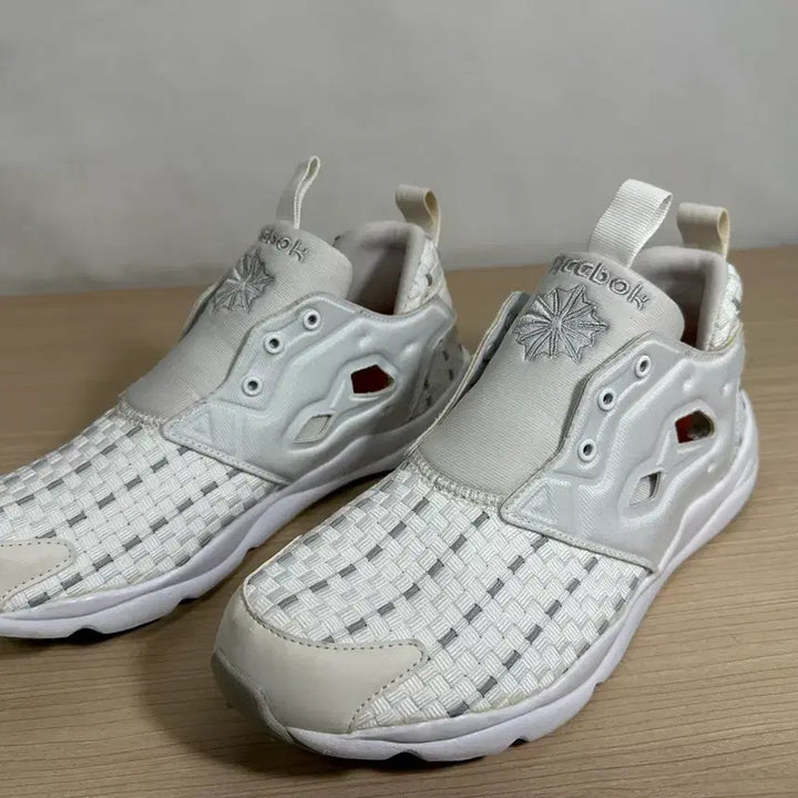 [BUNJANG] Reebok Fury White Woven Sneakers 245 / 리복 퓨리 흰색 우븐 운동화 245