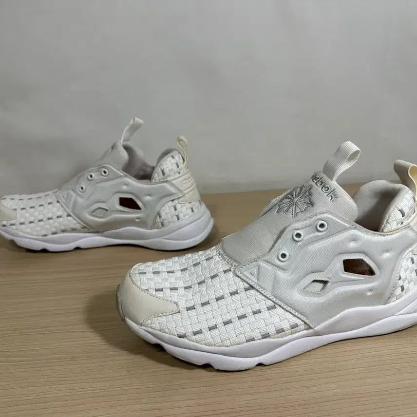 [BUNJANG] Reebok Fury White Woven Sneakers 245 / 리복 퓨리 흰색 우븐 운동화 245