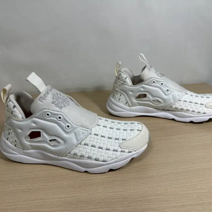 [BUNJANG] Reebok Fury White Woven Sneakers 245 / 리복 퓨리 흰색 우븐 운동화 245
