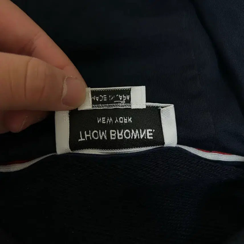 [SOLD OUT] [4] 톰브라운 Thom Browne 네이비 후드집업