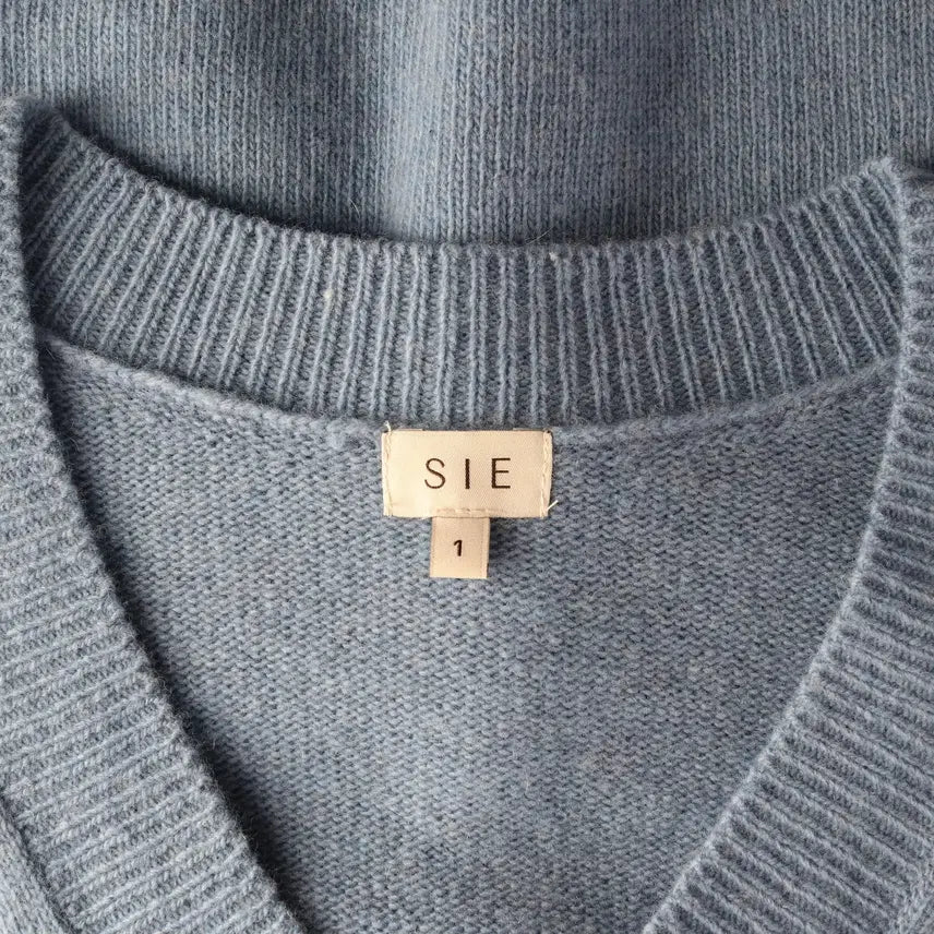 [BUNJANG] SIE V-Neck Wool Cashmere Blend Knit Sweater / 시에 SIE 브이넥 울 캐시미어 블렌드 니트 스웨터 블루