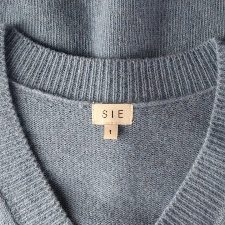 [BUNJANG] SIE V-Neck Wool Cashmere Blend Knit Sweater / 시에 SIE 브이넥 울 캐시미어 블렌드 니트 스웨터 블루