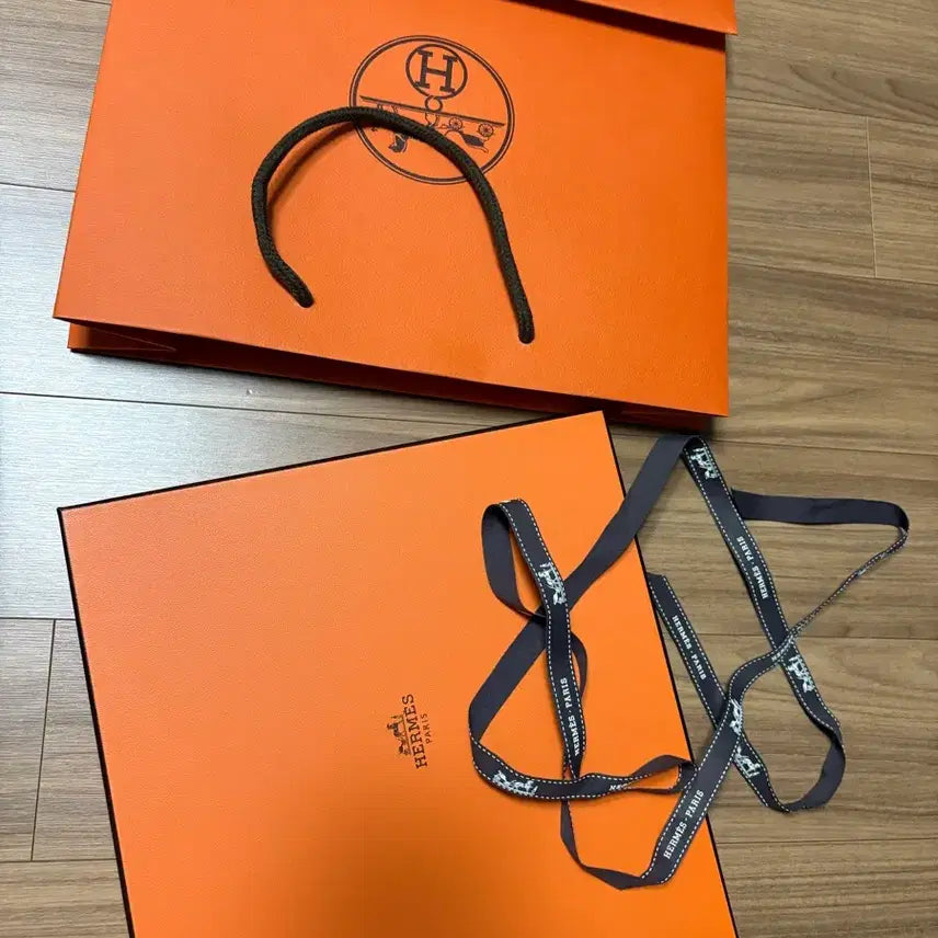 [BUNJANG] Hermes Scarf Box and Shopping Bag / 에르메스 스카프상자+쇼핑백