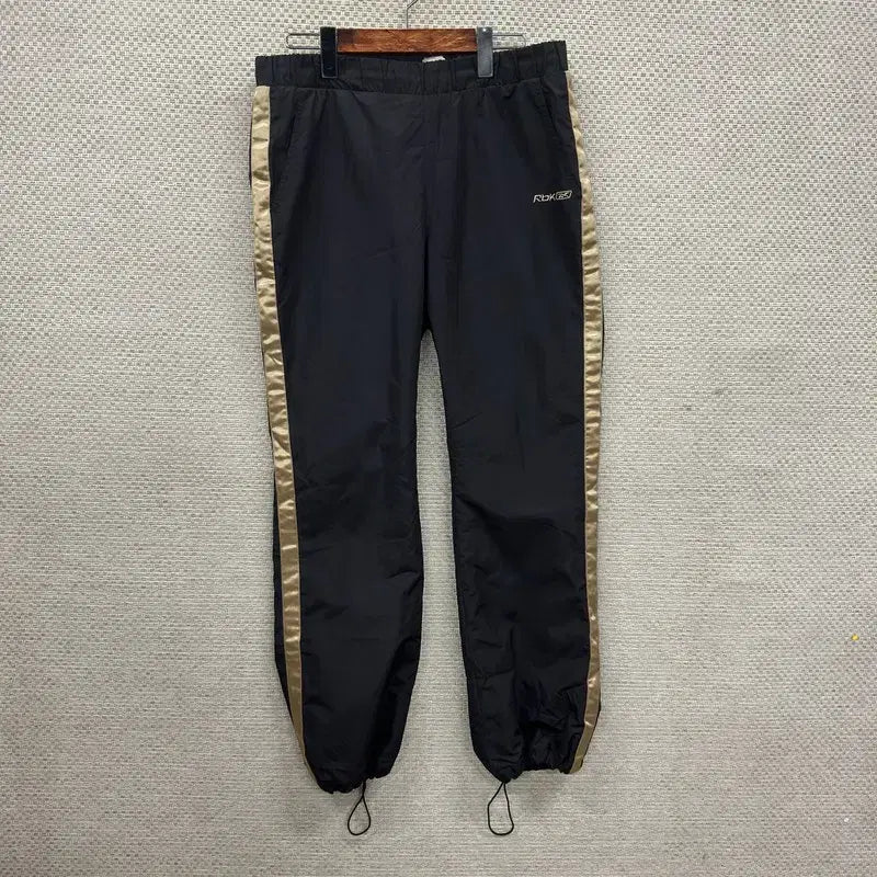 [BUNJANG] Reebok Old School Embroidered Logo Woven Jogger Pants / 리복 올드스쿨 자수로고 우븐 조거 츄리닝바지 95 A07577