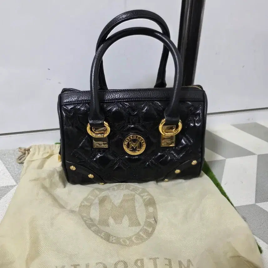 [SOLD OUT] 메트로시티 퀼팅 토트백 블랙