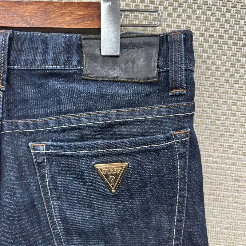[SOLD OUT] 게스 금장 데님 청바지 30인치 M13830