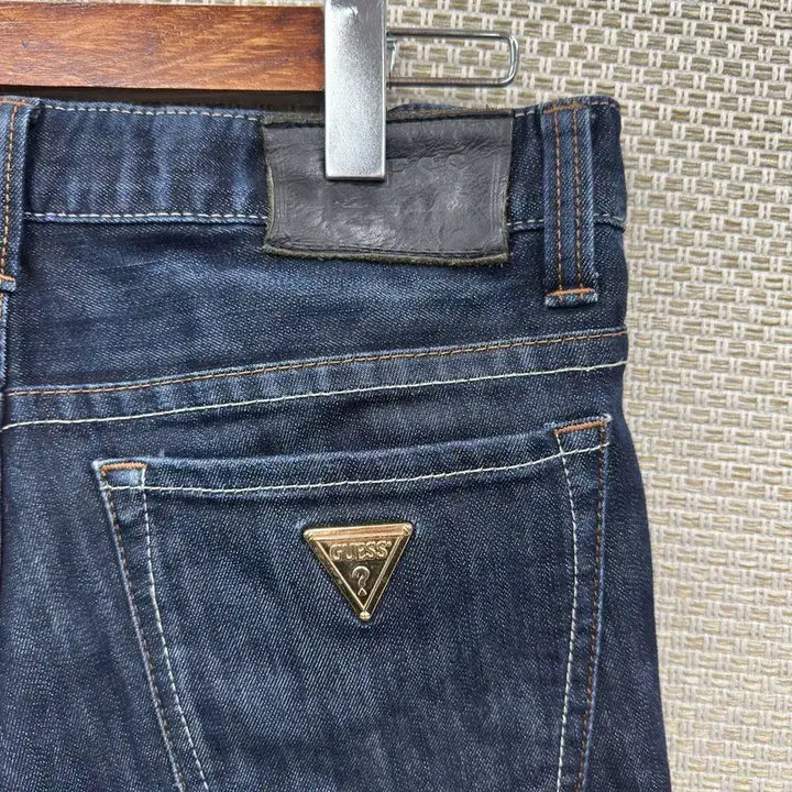 [SOLD OUT] 게스 금장 데님 청바지 30인치 M13830