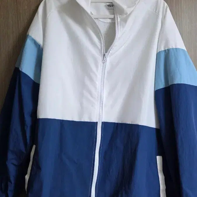 [BUNJANG] Kyunwoo and Sunyeo Windbreaker Jacket / 견우와 선녀 바람막이 팔아요