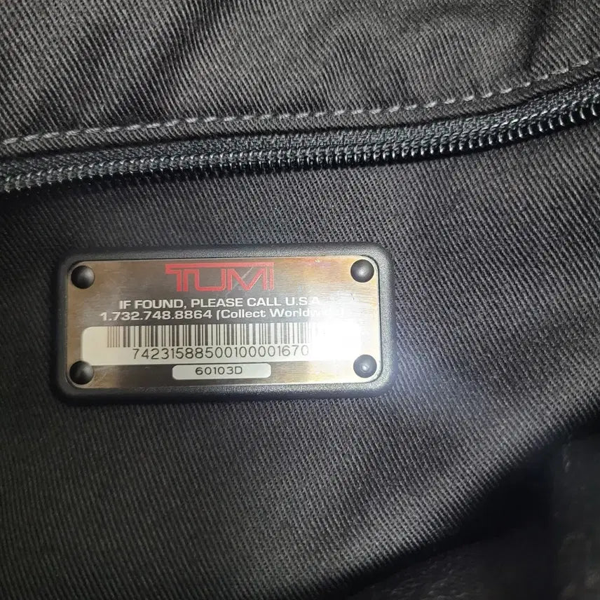 [BUNJANG] TUMI Leather Crossbody Bag / 투마 남성가죽 크로스백