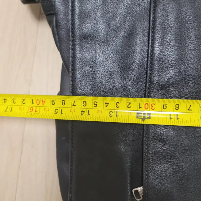 [BUNJANG] TUMI Leather Crossbody Bag / 투마 남성가죽 크로스백