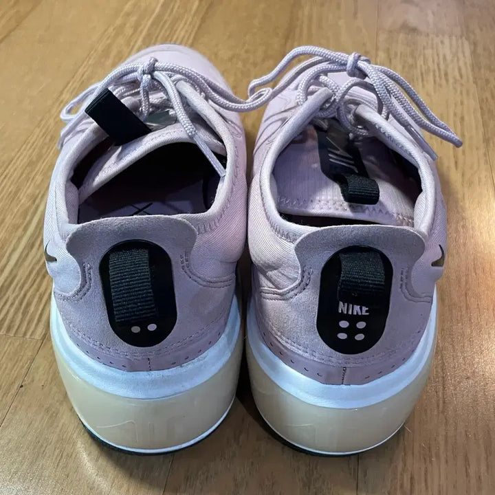 [BUNJANG] Nike Air Max Dia Sneakers 255 / 197) 나이키 에어맥스 디아 운동화 255