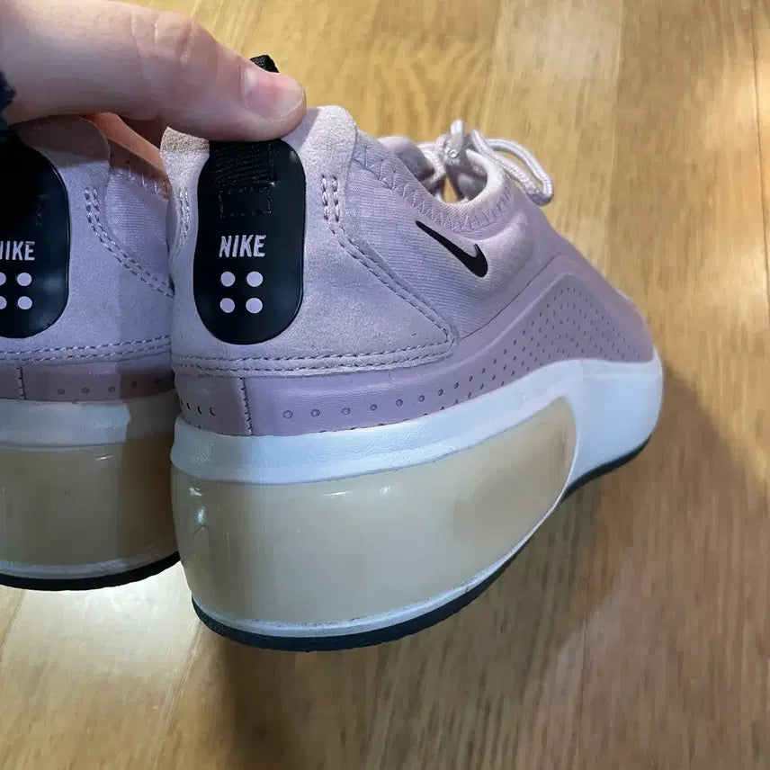 [BUNJANG] Nike Air Max Dia Sneakers 255 / 197) 나이키 에어맥스 디아 운동화 255