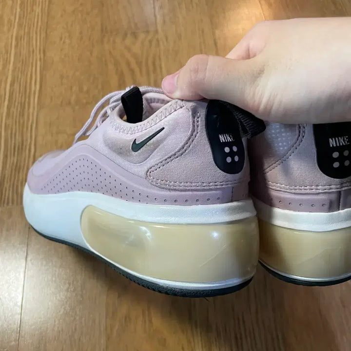 [BUNJANG] Nike Air Max Dia Sneakers 255 / 197) 나이키 에어맥스 디아 운동화 255