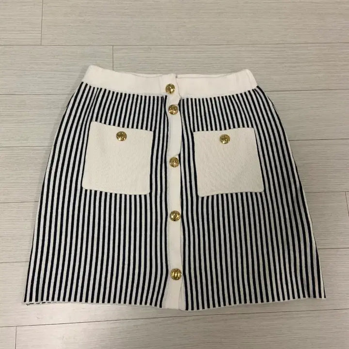 [SOLD OUT] 리사 니트스커트 S 스트라이프 A라인스커트 수입의류