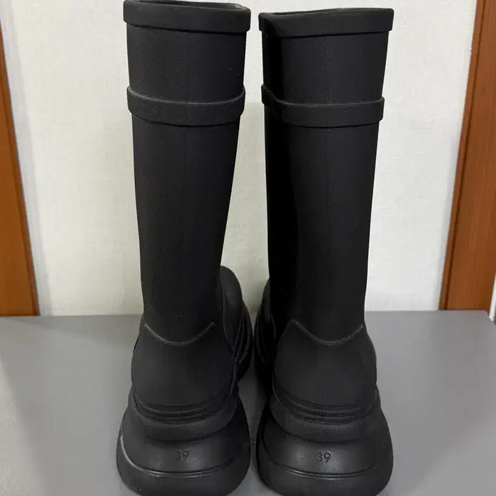 [BUNJANG] Balenciaga Crocs Rubber Boots Black / [39] 발렌시아가 크록스 러버 부츠 블랙