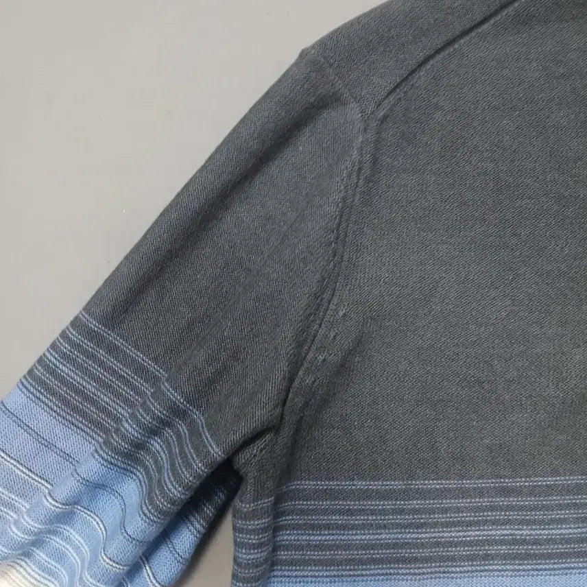 [BUNJANG] Perry Ellis Gradient V-neck Knit Sweater / [L] 페리엘리스 그라데이션 브이넥 니트