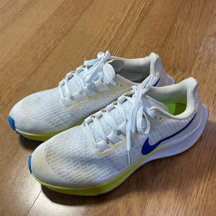 [BUNJANG] Nike Air Zoom Pegasus 37 White Blue Green Sneakers / 203) 나이키 에어 줌 페가수스 37 화이트 블루 그린 250