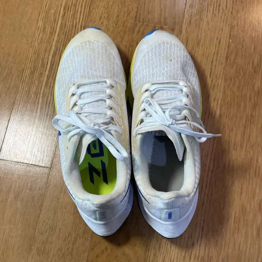 [BUNJANG] Nike Air Zoom Pegasus 37 White Blue Green Sneakers / 203) 나이키 에어 줌 페가수스 37 화이트 블루 그린 250