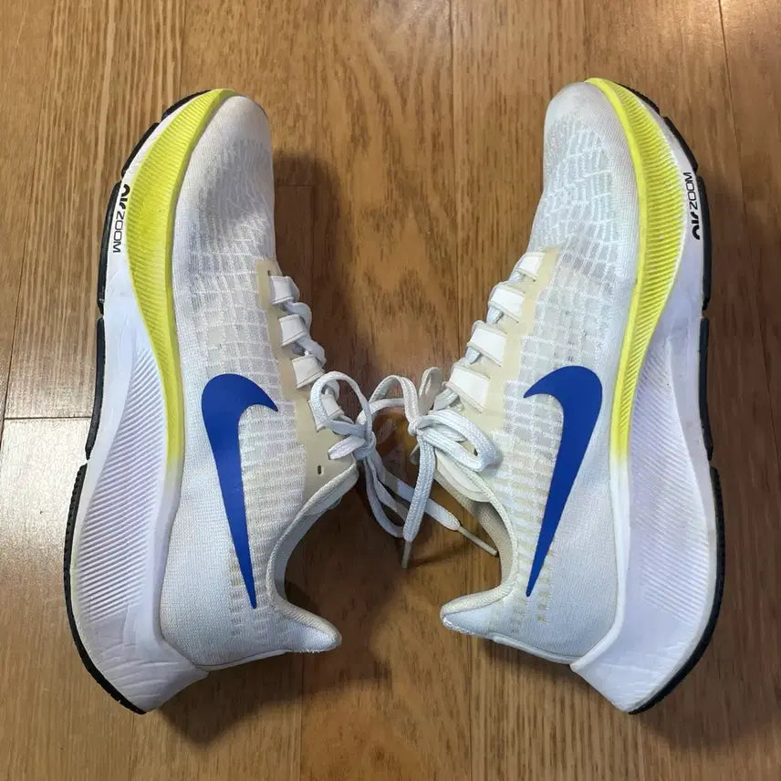 [BUNJANG] Nike Air Zoom Pegasus 37 White Blue Green Sneakers / 203) 나이키 에어 줌 페가수스 37 화이트 블루 그린 250