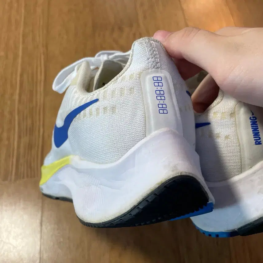 [BUNJANG] Nike Air Zoom Pegasus 37 White Blue Green Sneakers / 203) 나이키 에어 줌 페가수스 37 화이트 블루 그린 250