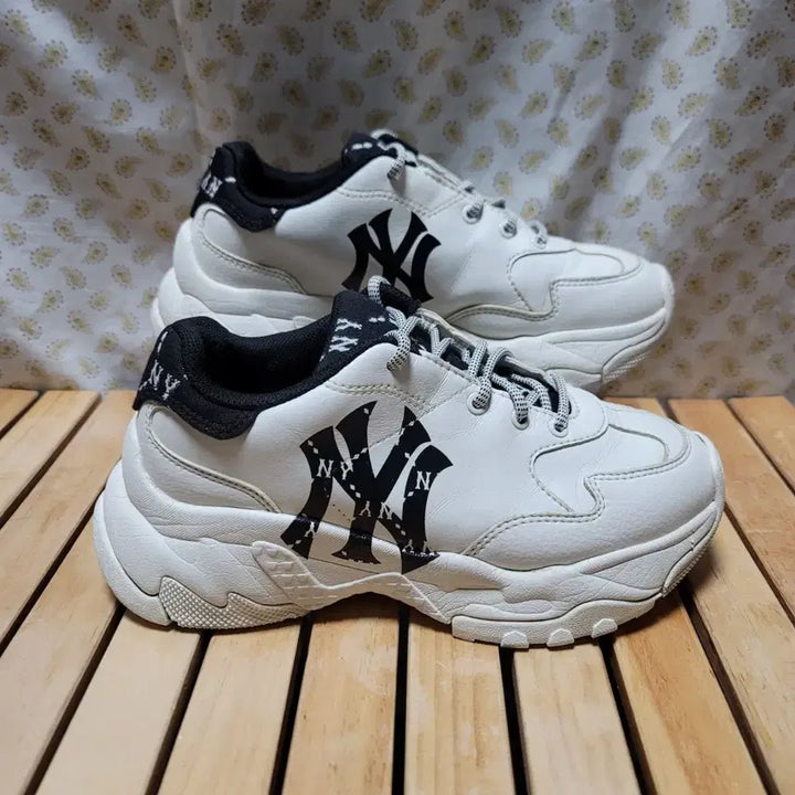 [BUNJANG] MLB Big Ball Chunky Ugly Shoes (230) / MLB 빅볼 청키 운동화 어글리슈즈 230