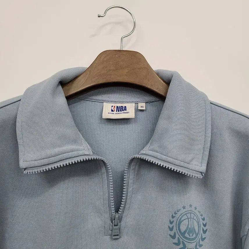 [BUNJANG] NBA Alice Crop Half-Zip Sweatshirt / NBA 반집업 크롭 맨투맨 블루/XS/앨리스/643