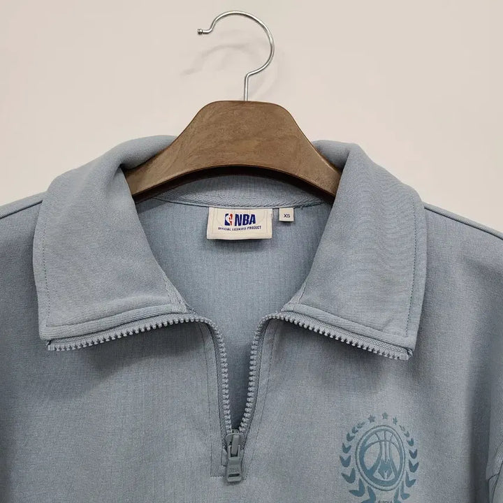 [BUNJANG] NBA Alice Crop Half-Zip Sweatshirt / NBA 반집업 크롭 맨투맨 블루/XS/앨리스/643