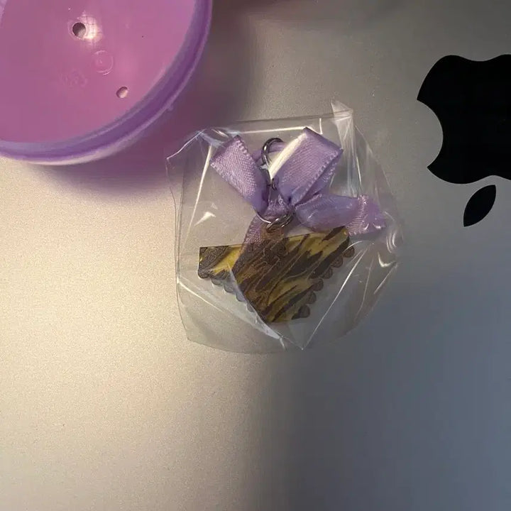 [BUNJANG] Panty and Ribbon Acrylic Charm Keychain Gacha / 팬티와리본 아크릴참 키링 가챠