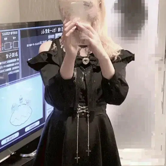 [BUNJANG] Mazu Off-Shoulder Blouse and Skirt Set / 급전)마즈 오프숄더 블라우스 스커트 세트