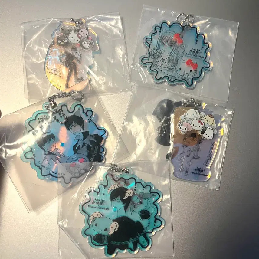 [BUNJANG] Junji Ito x Sanrio Collaboration Acrylic Keyring Set / 이토 준지 X 산리오 콜라보 아크릴 키링 가챠