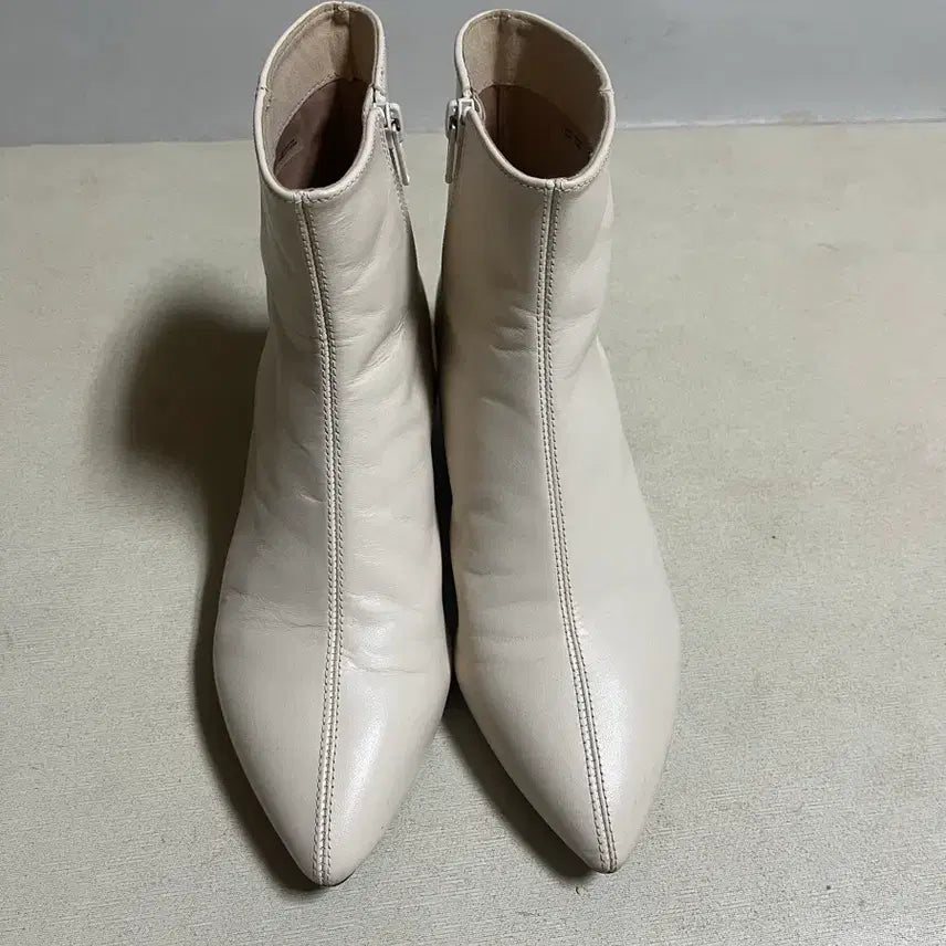 [BUNJANG] Rockport Ivory Ankle Boots (245) / 락포트 아이보리 앵클 부츠(245)