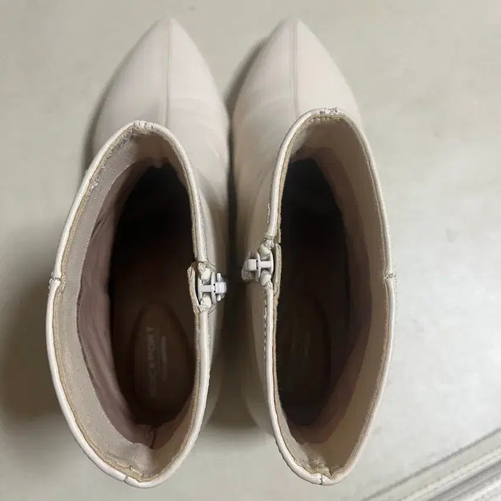 [BUNJANG] Rockport Ivory Ankle Boots (245) / 락포트 아이보리 앵클 부츠(245)