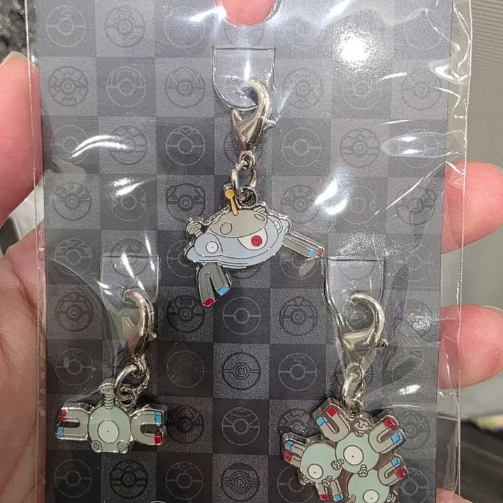 [SOLD OUT] 일본 포켓몬센터 전국도감 메탈참 코일 레어코일 자포코일 [