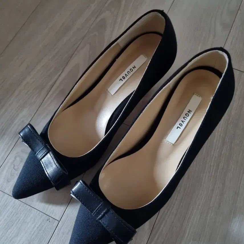 [BUNJANG] Stiletto Heels with Ribbon Detail / 리본장식 스틸레토힐 미착용 새상품