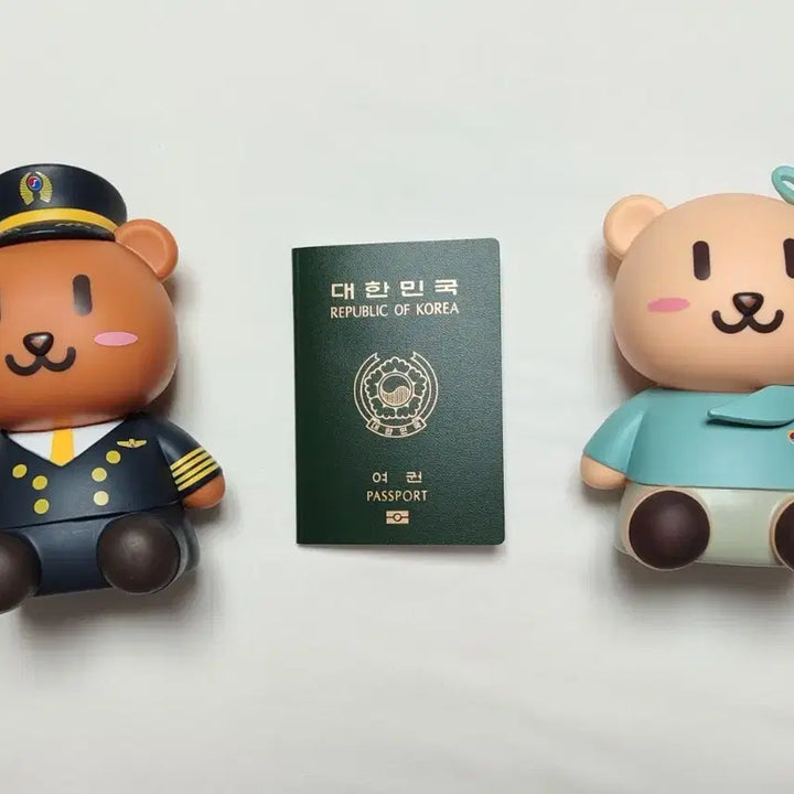[BUNJANG] Korean Air Teddy Bear Pilot and Flight Attendant Figures Set / 대한항공 테디베어 조종사와 승무원 인형 저금통 세트