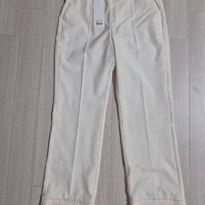 [BUNJANG] Each X Other Pleats Detail Cropped Pants XS / 새상품)Each X Other 플리츠 디테일 크롭 팬츠 25