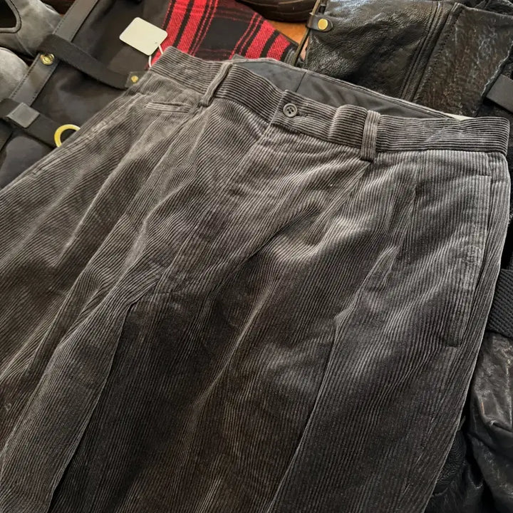 [BUNJANG] 90s Issey Miyake Cotton Label Charcoal Grey Corduroy Pants / 90S 이세이미야케 코튼라벨 차콜 그레이 코듀로이 팬츠 바지 34