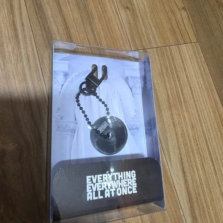 [BUNJANG] Everything Everywhere All at Once Panorama Golden Stand and Bagel Keyring / 에브리씽에브리웨어올앳원스 첫돌 파노라마 골든 스탠드 ,  베이글 키링