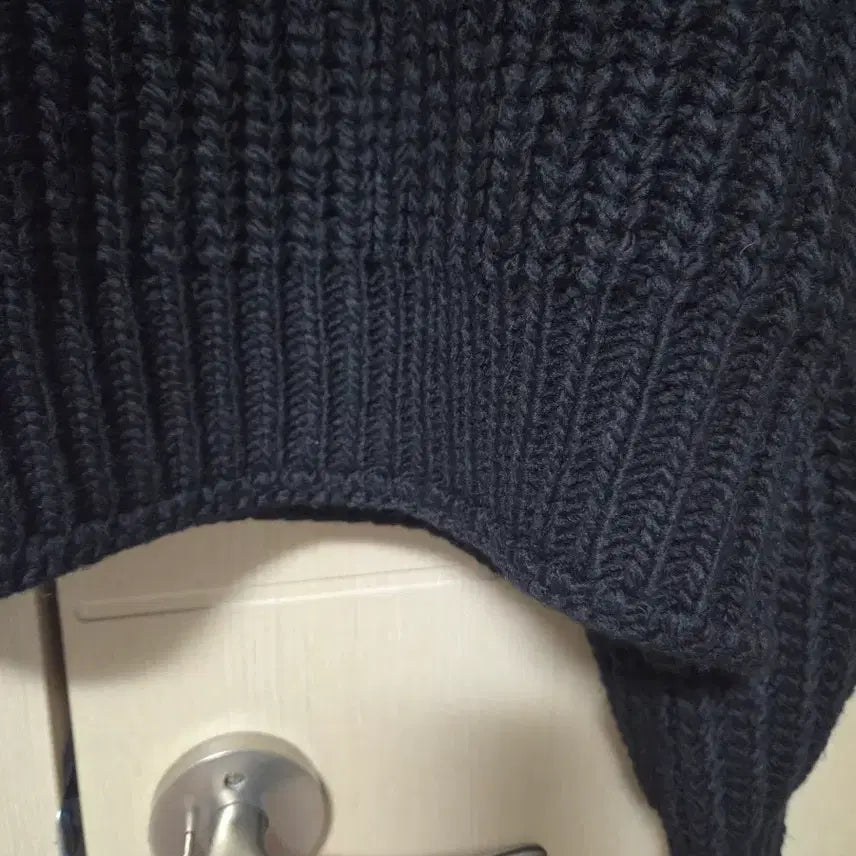 [BUNJANG] H&amp;M Black Turtleneck Crop Knit Top / H&amp;M블랙 터틀넥 크롭니트티