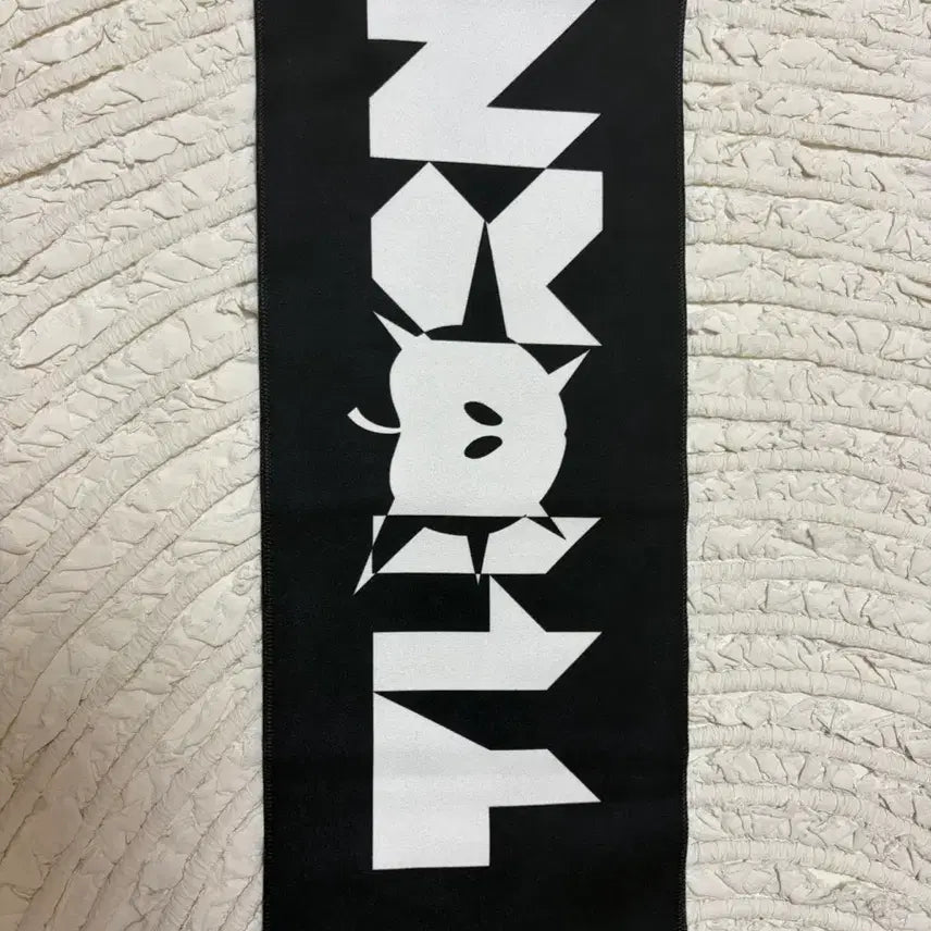 [BUNJANG] Thornapple Black and White Slogan / 쏜애플 검흰 슬로건