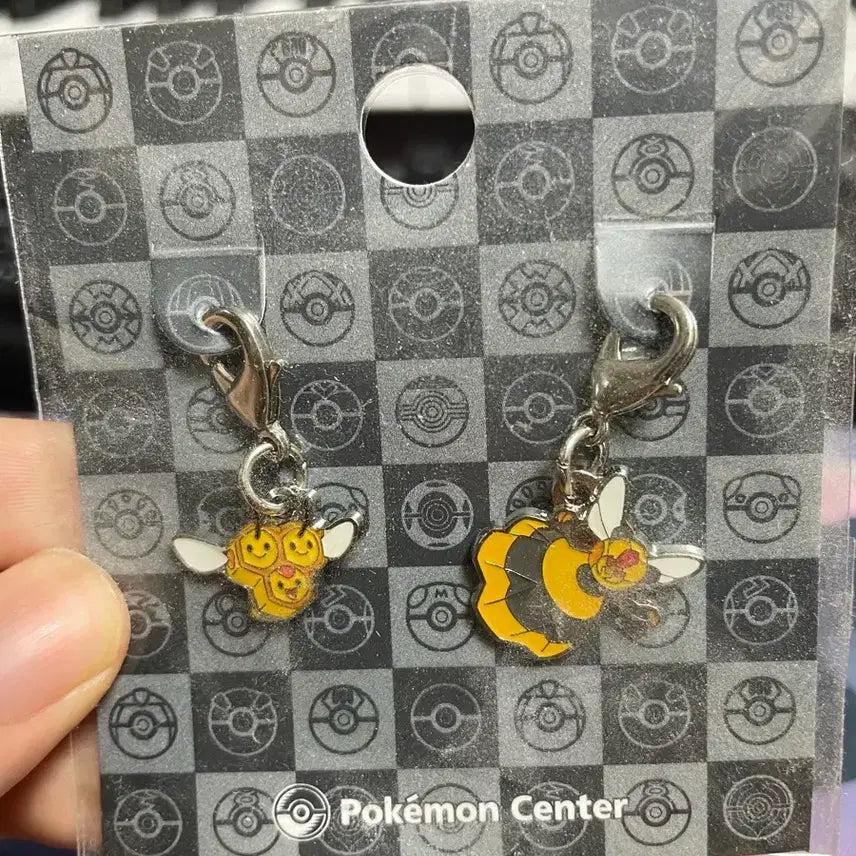 [BUNJANG] Pokemon Metal Charm - Combee &amp; Beautifly / 포켓몬스터 메탈참 세꿀버리 비퀸