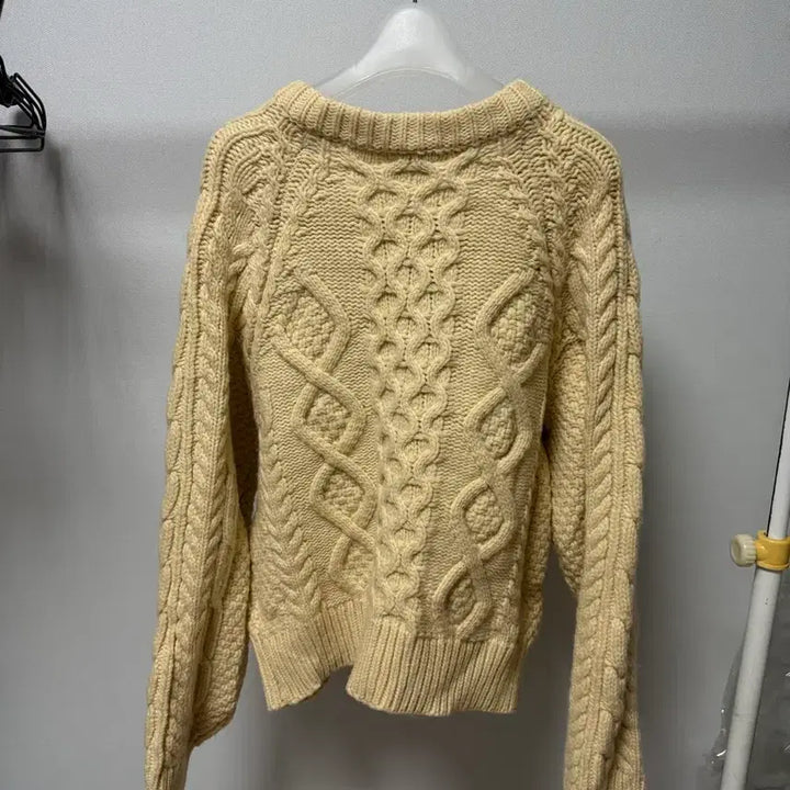 [BUNJANG] Grove Cable Knit Cardigan / 그로브 꽈배기 가디건