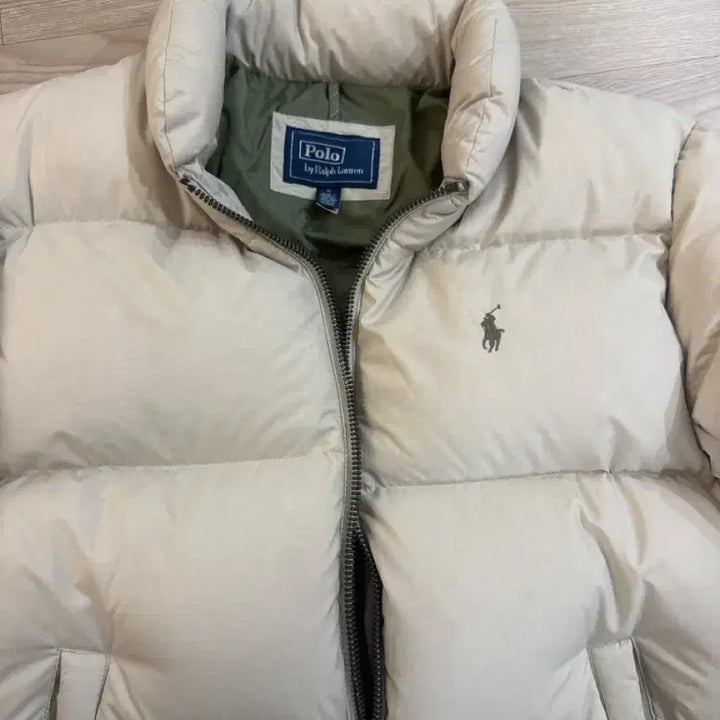 [SOLD OUT] 폴로 랄프로렌 25FW 숏넥 덕다운 푸퍼 숏패딩(크림 투게더)