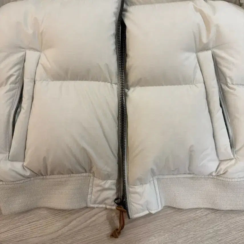 [SOLD OUT] 폴로 랄프로렌 25FW 숏넥 덕다운 푸퍼 숏패딩(크림 투게더)