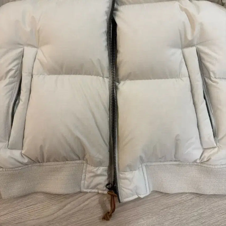 [SOLD OUT] 폴로 랄프로렌 25FW 숏넥 덕다운 푸퍼 숏패딩(크림 투게더)